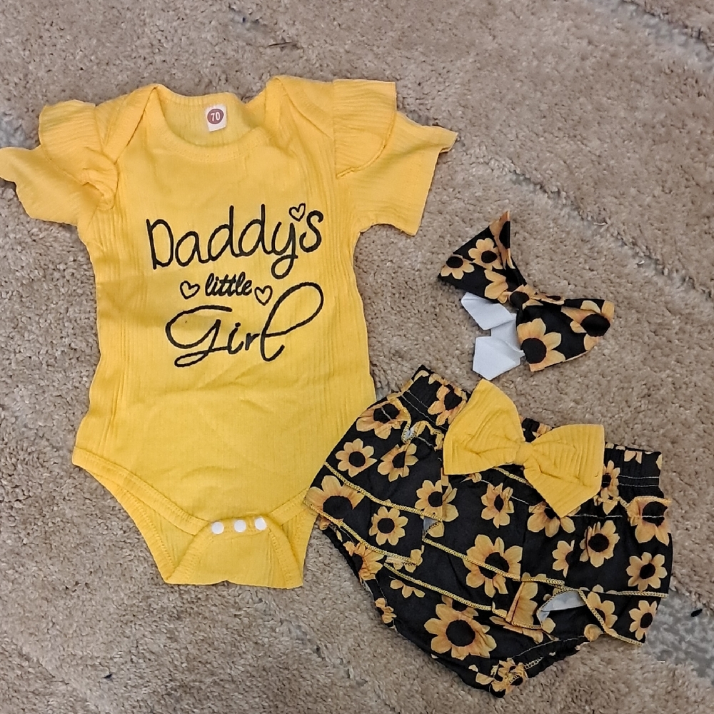Yellow Baby Bodysuit and Floral Bloomers Set " Daddys Little Girl"